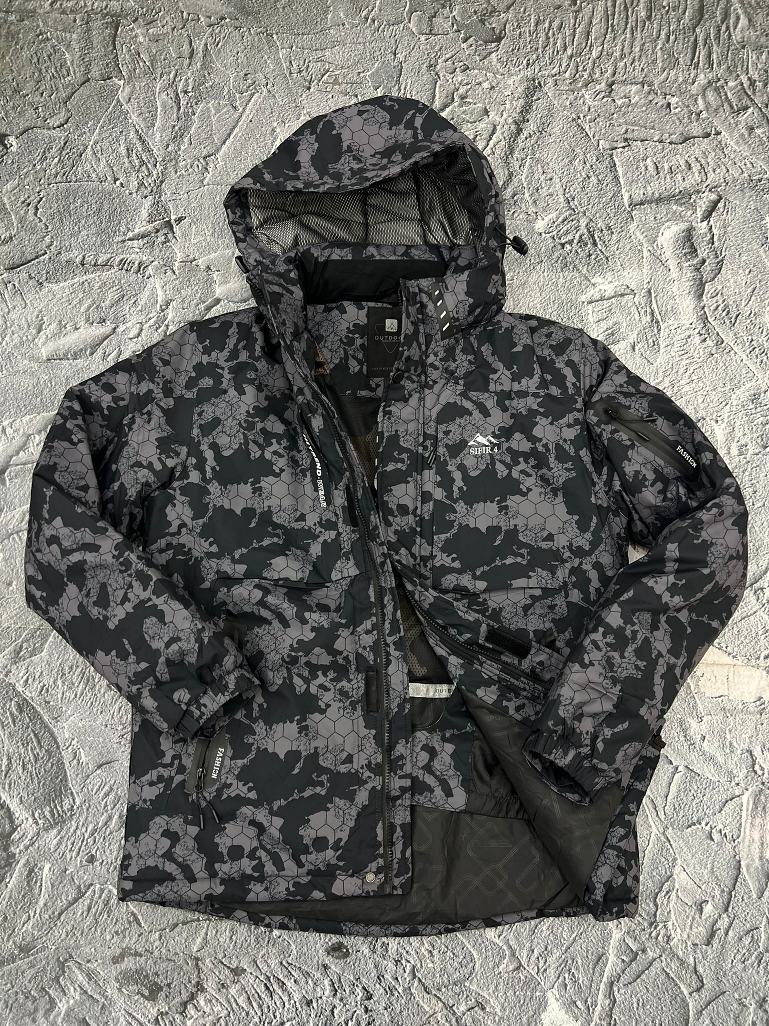 sıfır4 kar montu yagmur su ruzgar gecırmez -30 kadar dayanıklı gir siyah